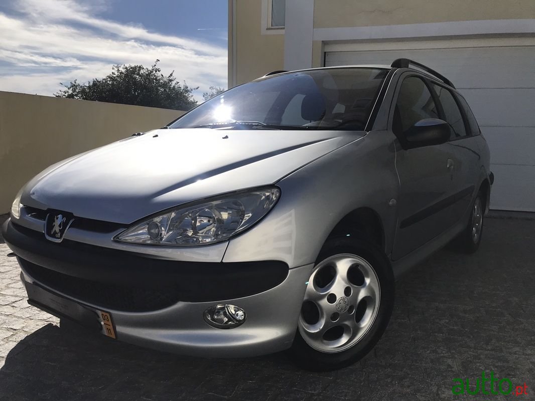 2003' Peugeot 206 Sw photo #1