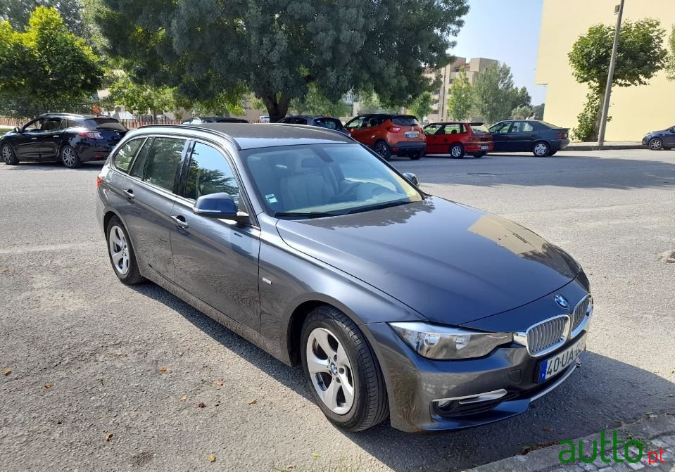 2013' BMW 320 photo #1