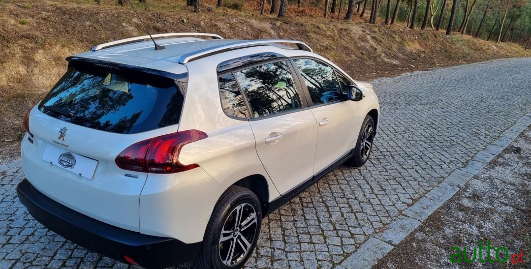 2017' Peugeot 2008 photo #6
