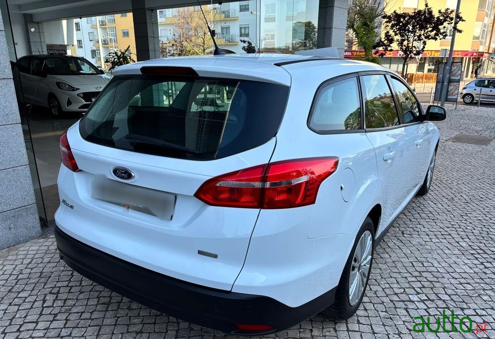 2014' Ford Focus Sw photo #3