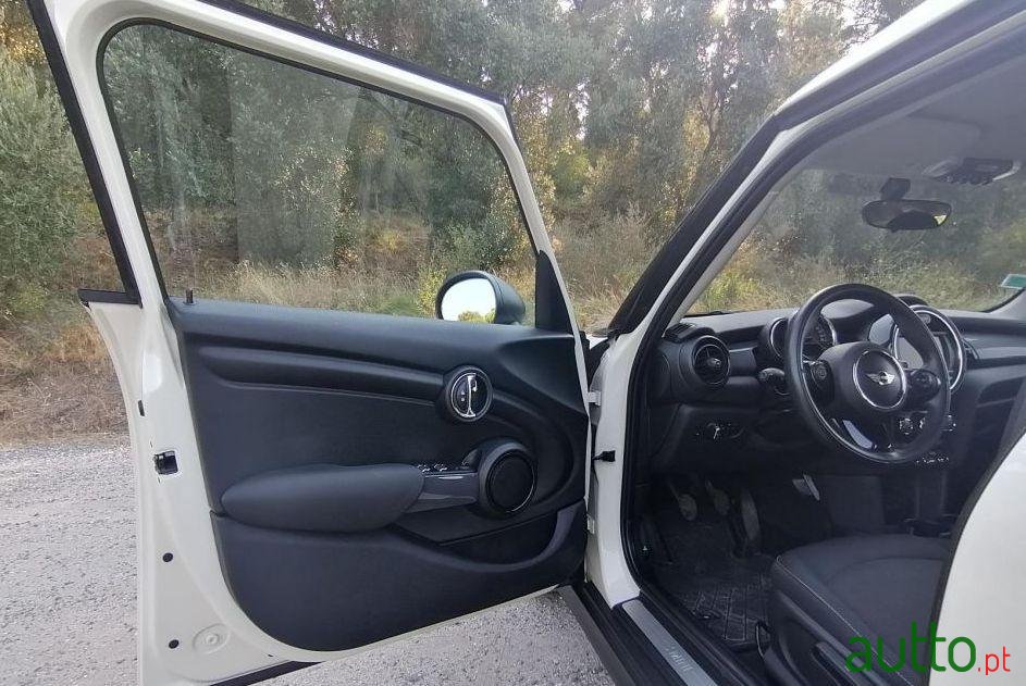 2016' MINI One Ver-D photo #1