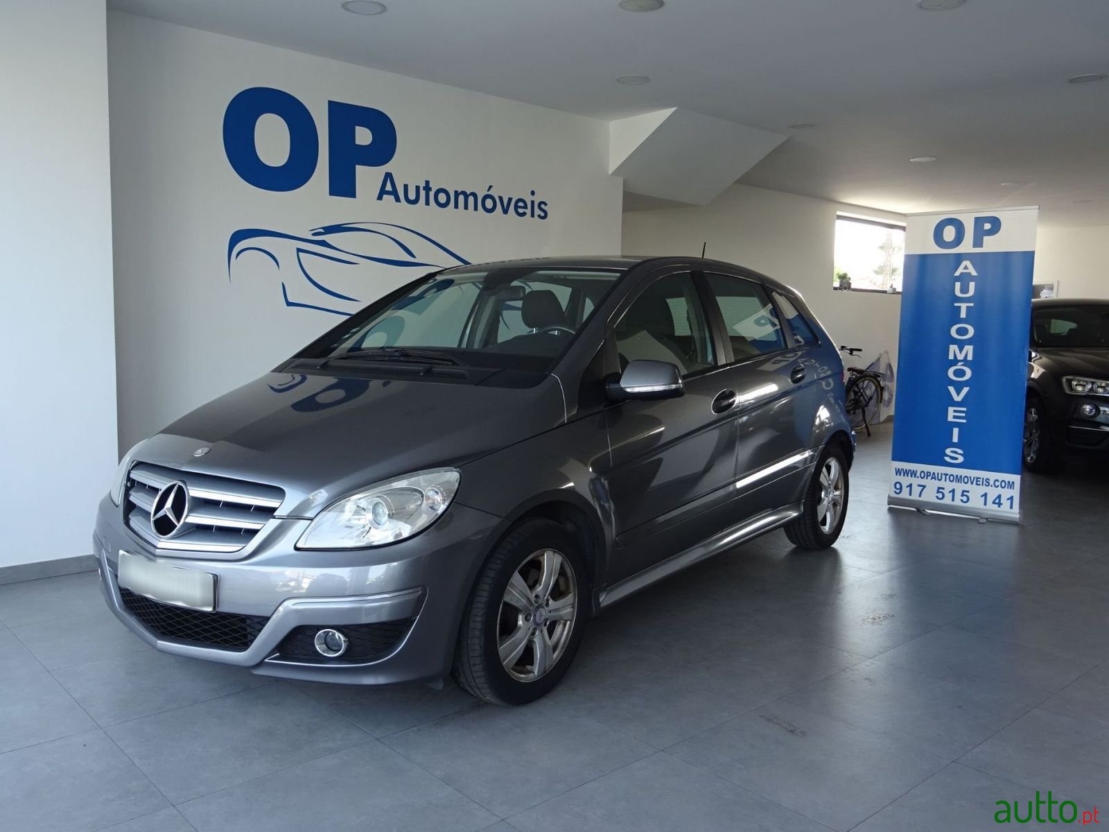 2009' Mercedes-Benz B-180 photo #1