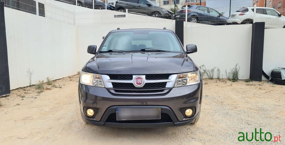 2015' Fiat Freemont 2.0 M-Jet photo #5