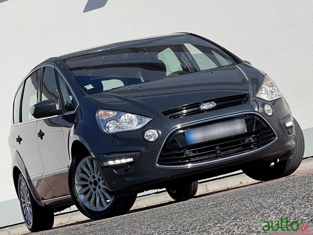 2011' Ford S-Max photo #1