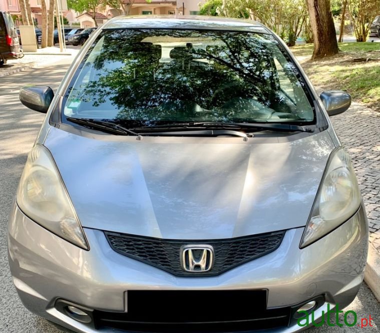 2010' Honda Jazz photo #2