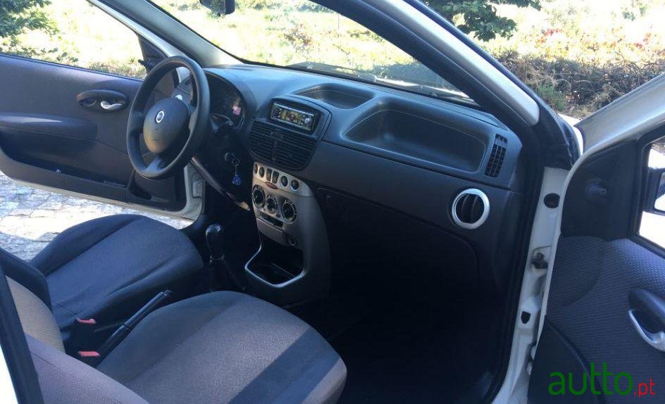 2005' Fiat Punto photo #3