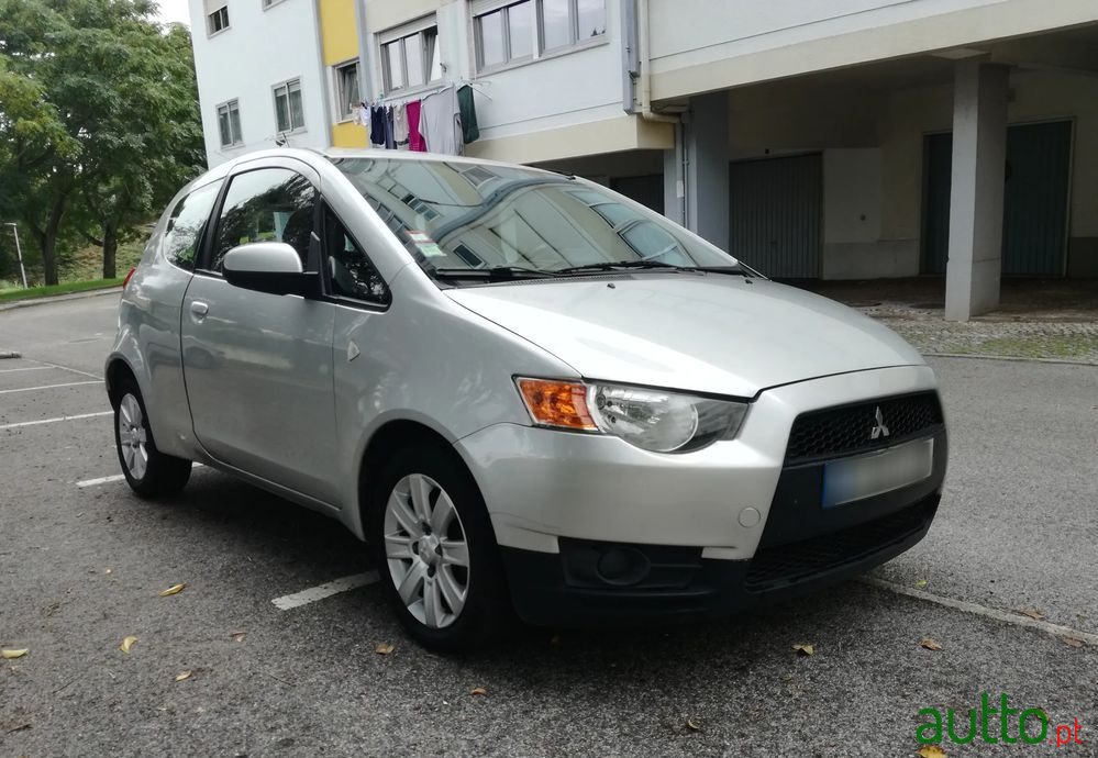 2010' Mitsubishi Colt photo #1