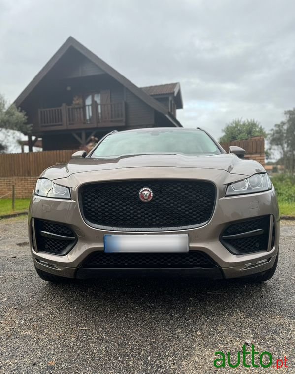 2017' Jaguar F-Pace photo #2