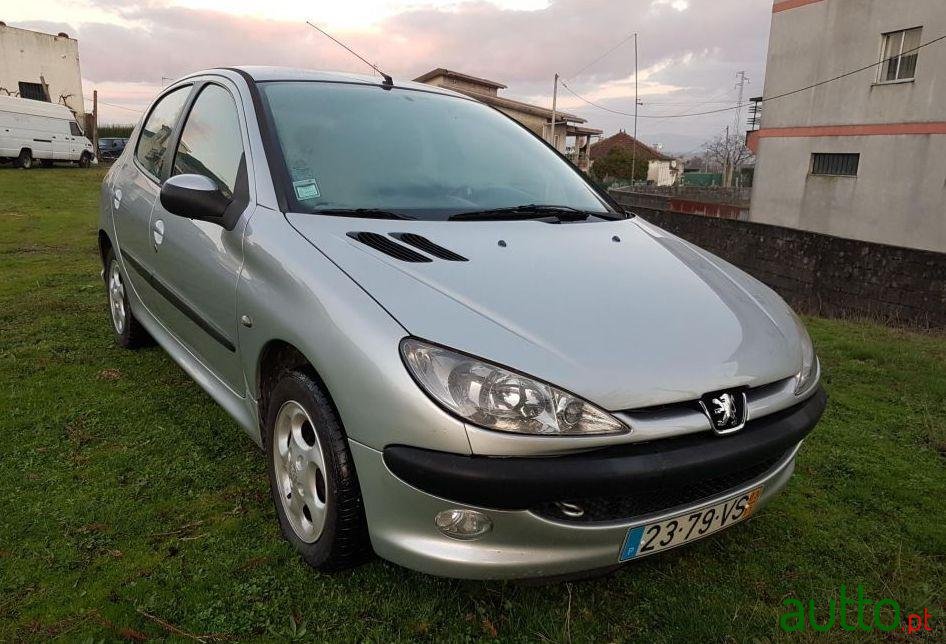 2003' Peugeot 206 1.4 Hdi A/C photo #1