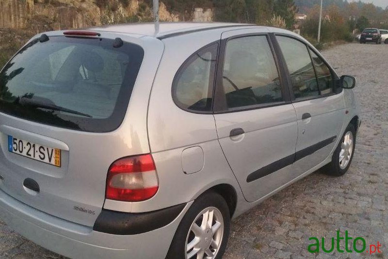 2002' Renault Scenic 1.9 Dci Conquest photo #2