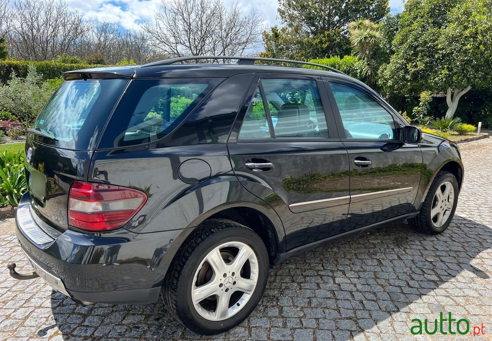 2006' Mercedes-Benz ML 320 Cdi photo #3