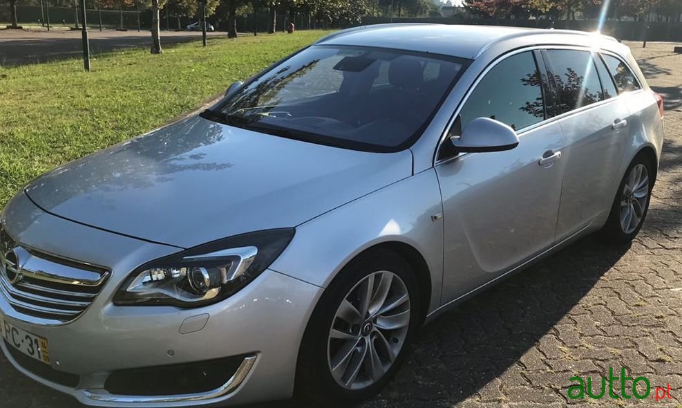 2014' Opel Insignia Sports Tourer Sw photo #1