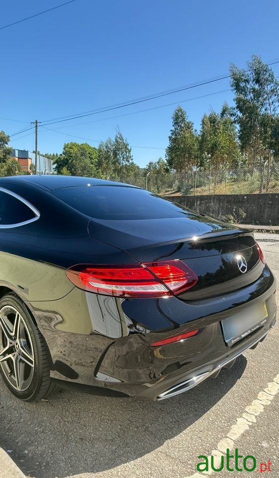 2018' Mercedes-Benz Classe C photo #4