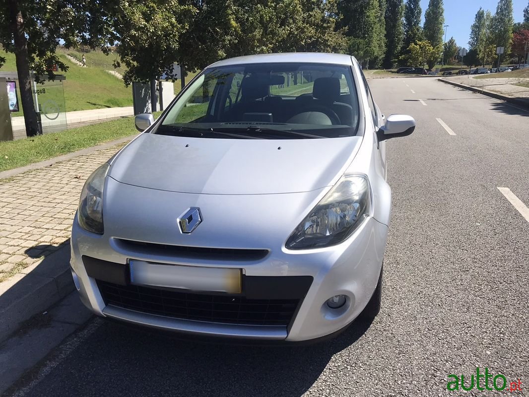 2009' Renault Clio photo #1