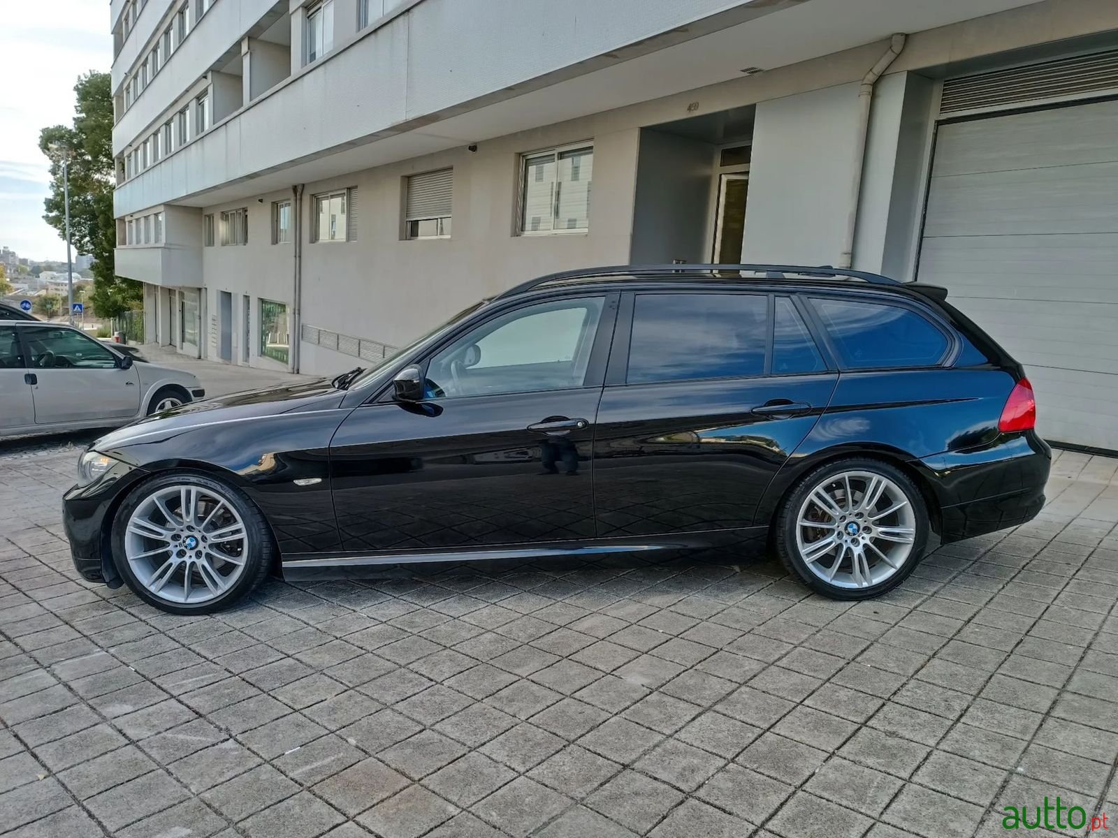 2009' BMW 318 photo #5