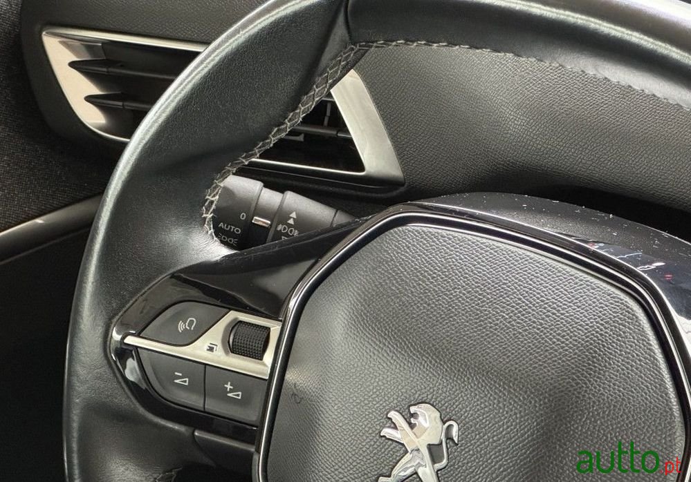 2019' Peugeot 3008 photo #6
