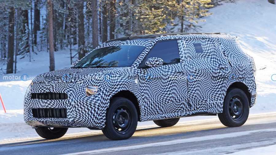 Citroen C3 Aircross Looks Larger Than Outgoing Model In New Spy Shots