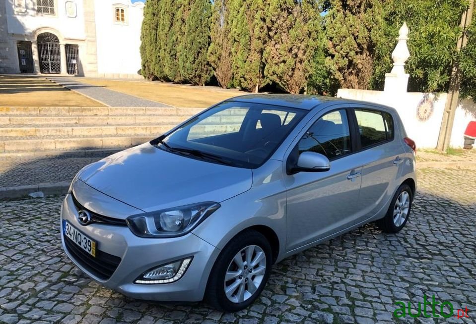 2013' Hyundai i20 photo #1