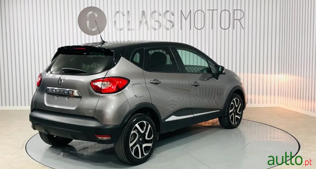 2016' Renault Captur photo #5