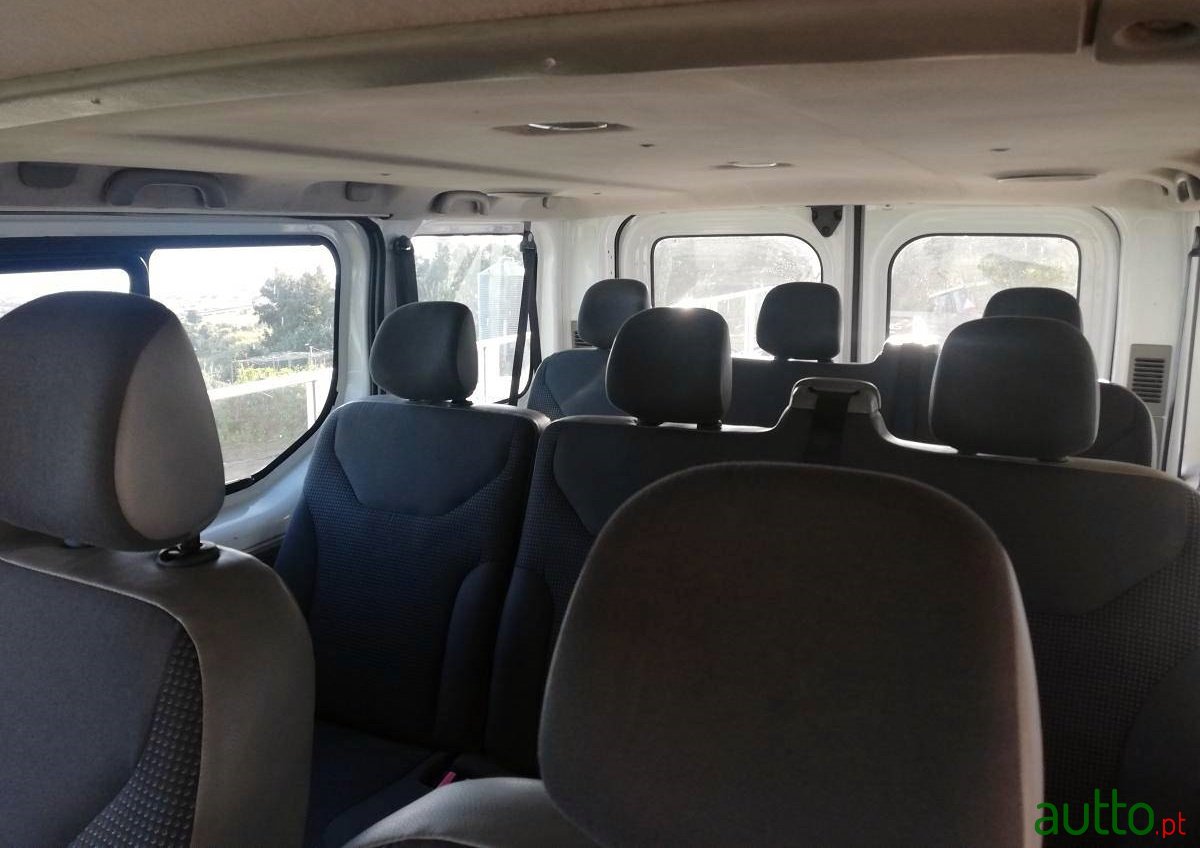 2009' Opel Vivaro photo #2