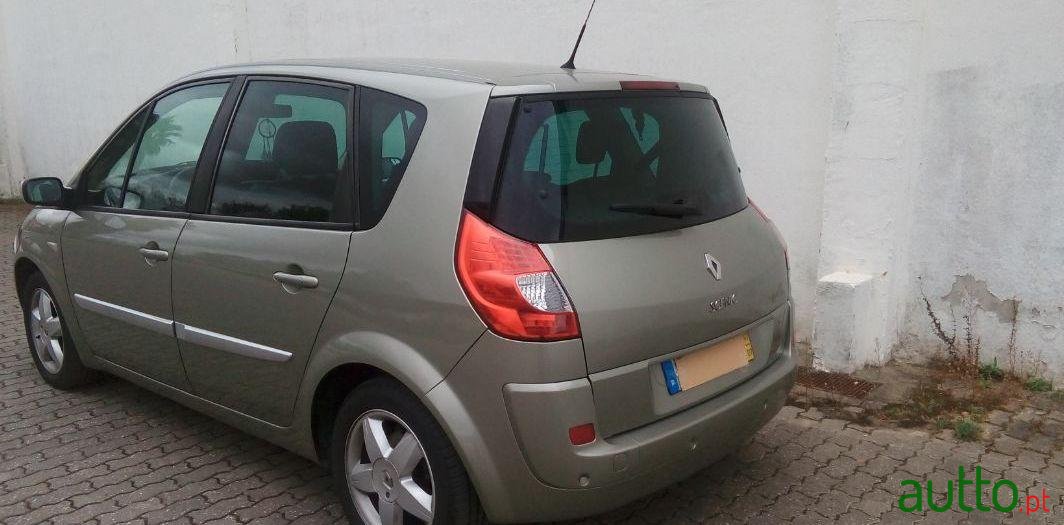 2007' Renault Scenic Luxe photo #2