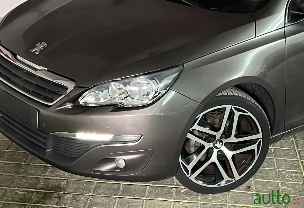 2014' Peugeot 308 Sw photo #2