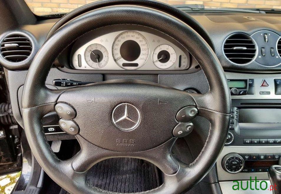 2005' Mercedes-Benz Clk-220 photo #1