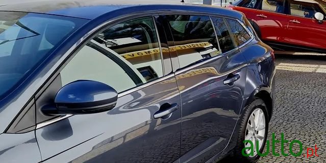 2017' Renault Megane Sport Tourer photo #4