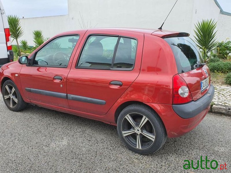 2003' Renault Clio 1.5 Dci S photo #2