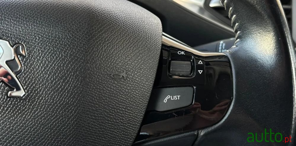 2019' Peugeot 308 photo #6