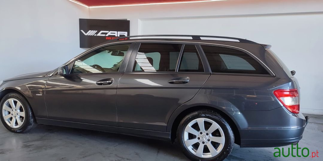 2010' Mercedes-Benz C-200 photo #2