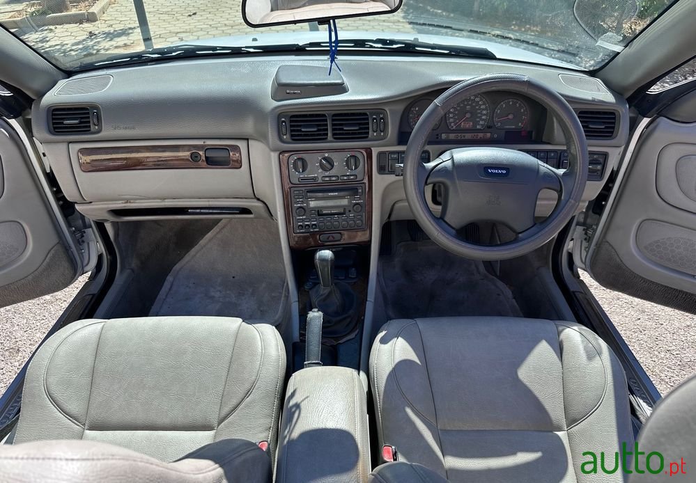 2003' Volvo C70 2.4T photo #2