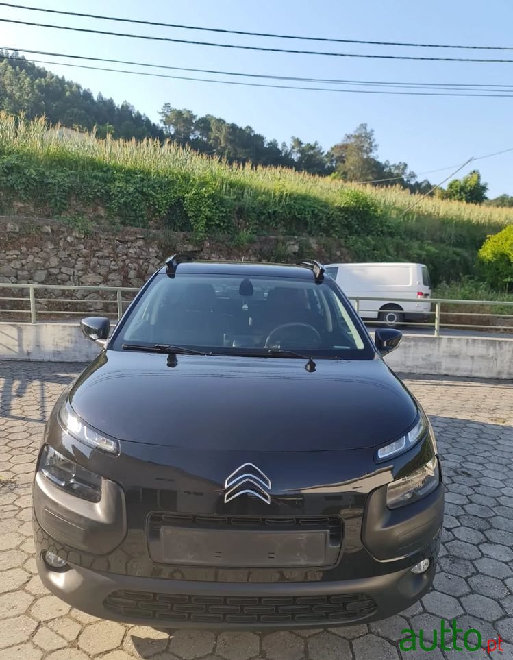 2015' Citroen C4 Cactus Puretech 75 Start photo #1