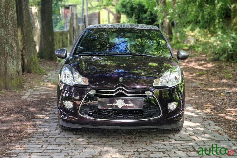 2014' Citroen DS3 1.2 Vti Chic Etg photo #2