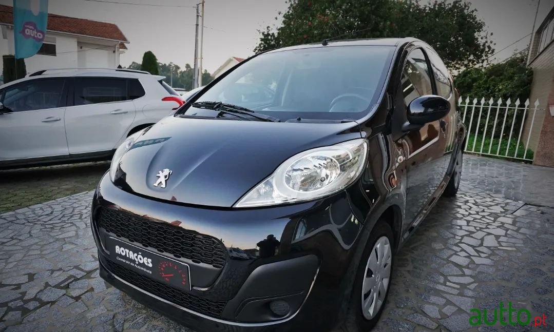 2012' Peugeot 107 photo #1