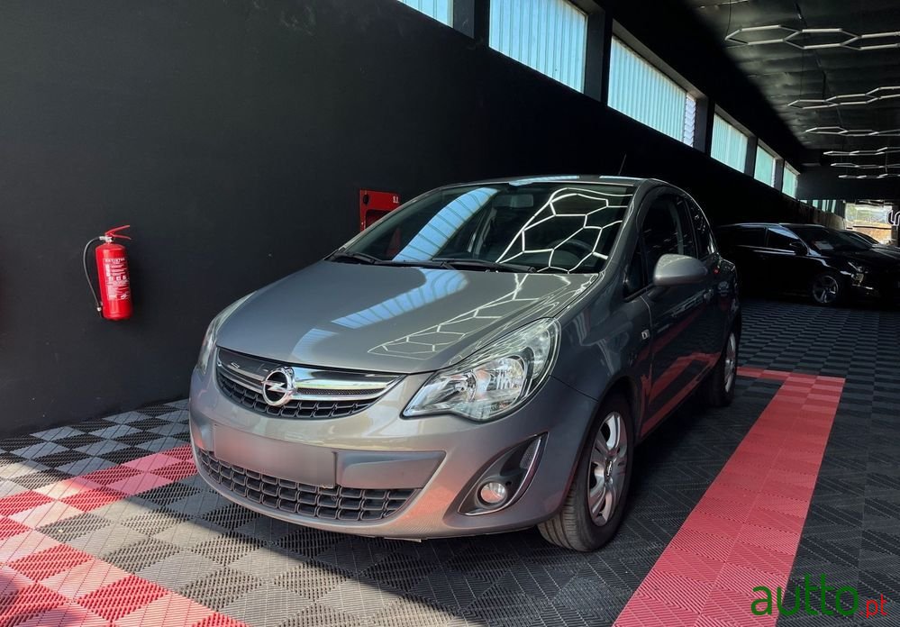 2011' Opel Corsa photo #3