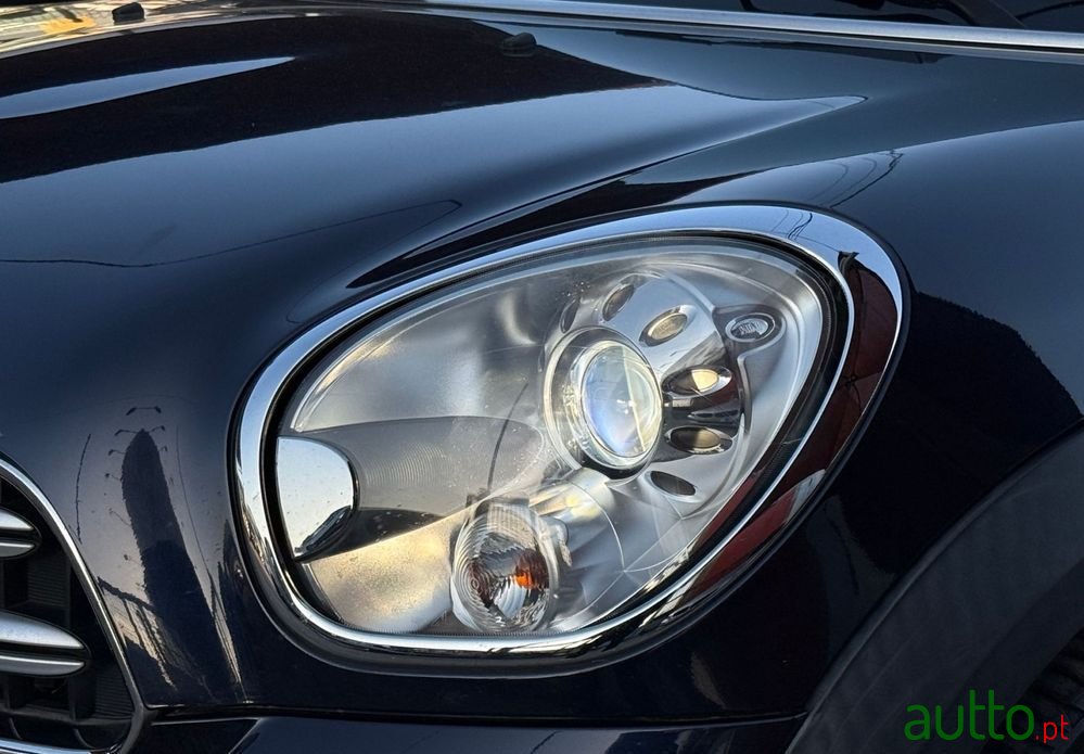 2016' MINI Countryman Cooper D photo #3