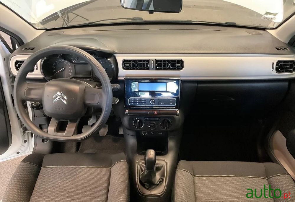 2017' Citroen C3 1.2 Puretech Live photo #6