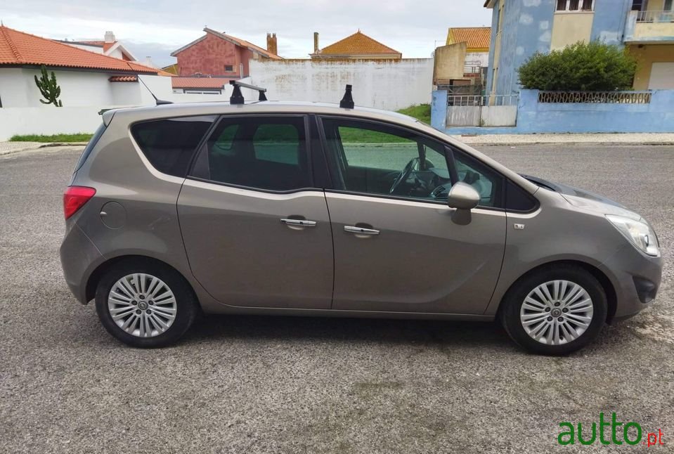 2011' Opel Meriva photo #2