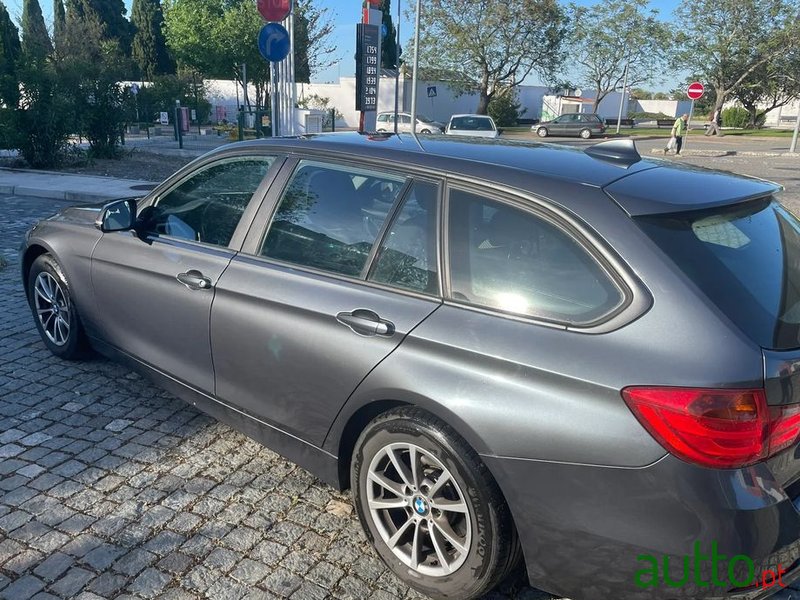 2015' BMW 318 D Touring photo #2