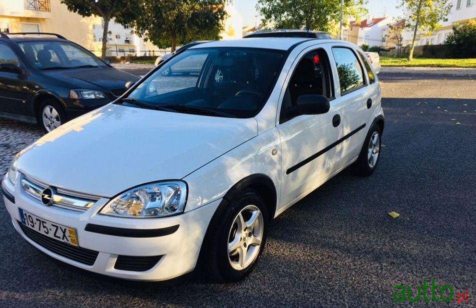 2005' Opel Corsa Cdti photo #3