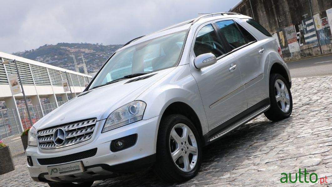 2007' Mercedes-Benz Ml-320 Cdi 4 Matic photo #1