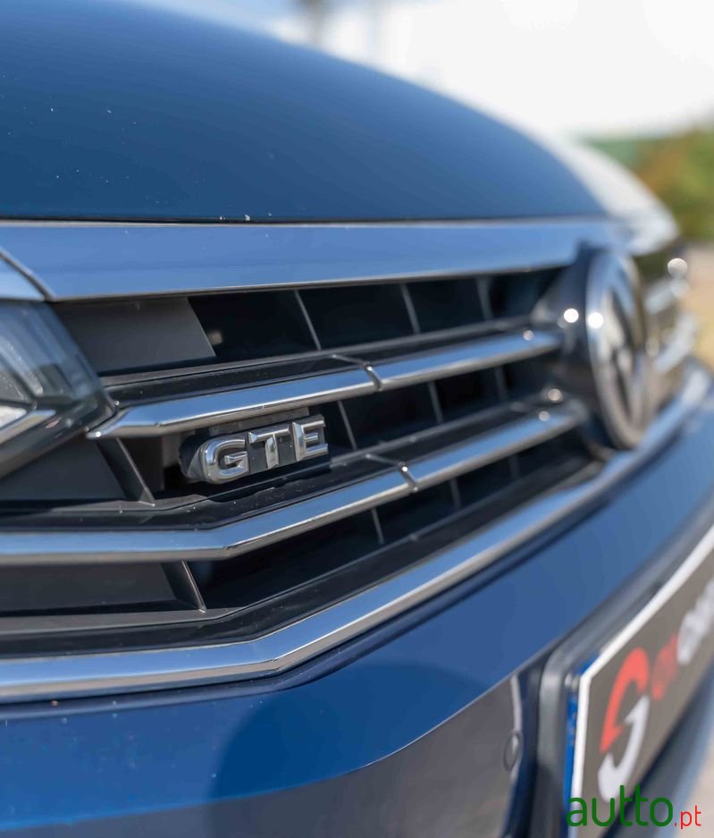 2020' Volkswagen Passat Variant photo #4