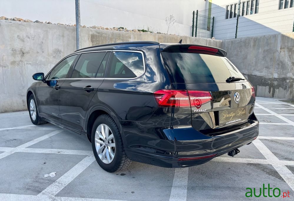 2018' Volkswagen Passat Variant photo #4