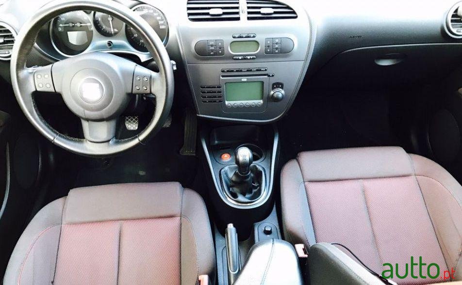 2006' SEAT Leon Sport Up photo #2