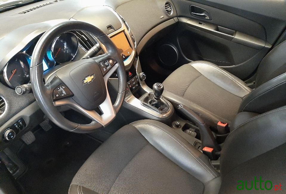 2012' Chevrolet Aveo photo #5