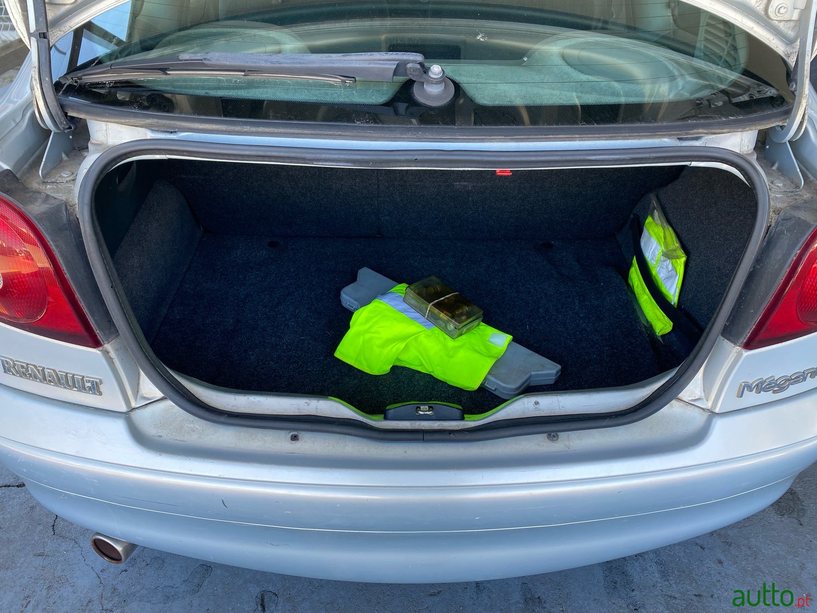 1999' Renault Megane photo #2