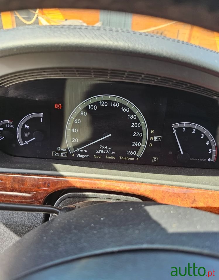 2010' Mercedes-Benz 350 photo #2