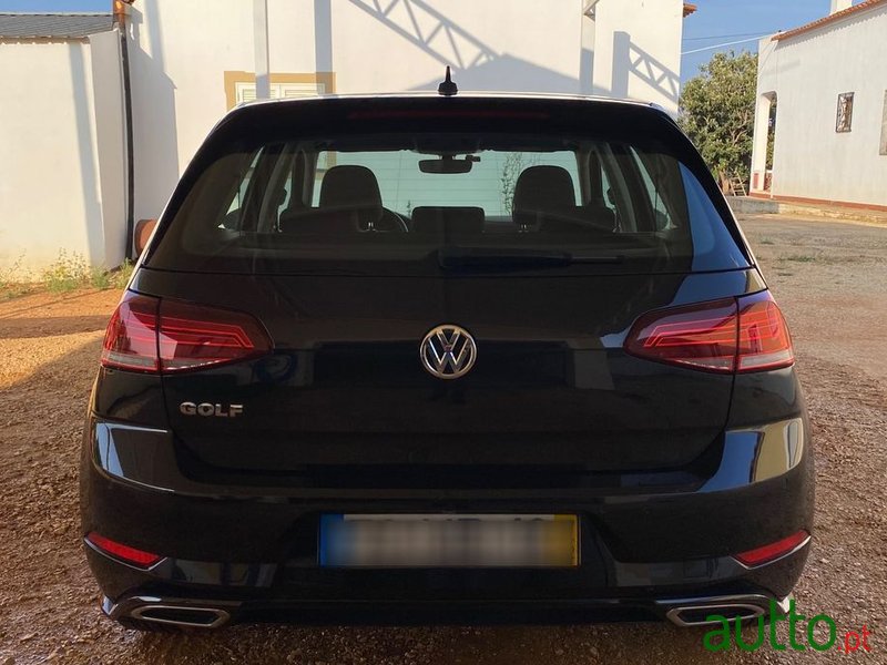 2017' Volkswagen Golf 1.6 Tdi R-Line photo #4