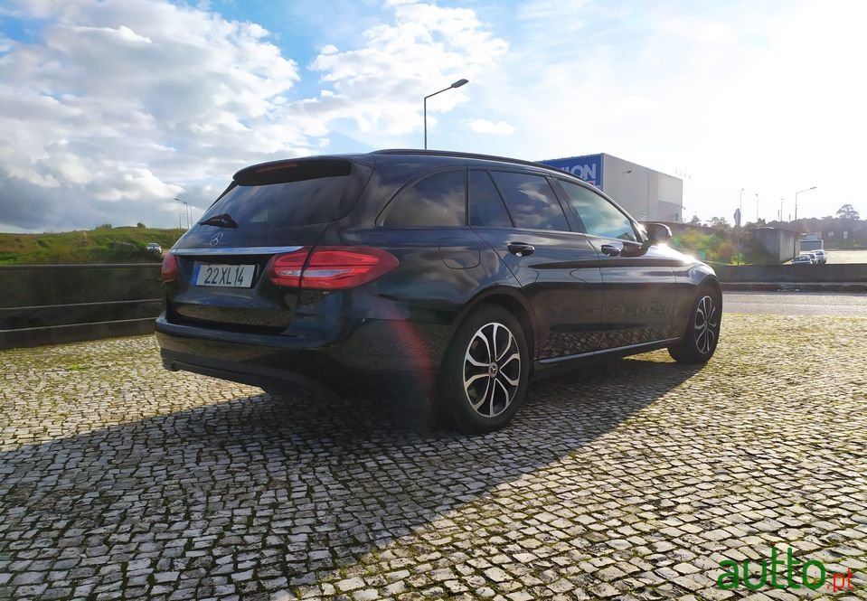 2017' Mercedes-Benz C-220 photo #4